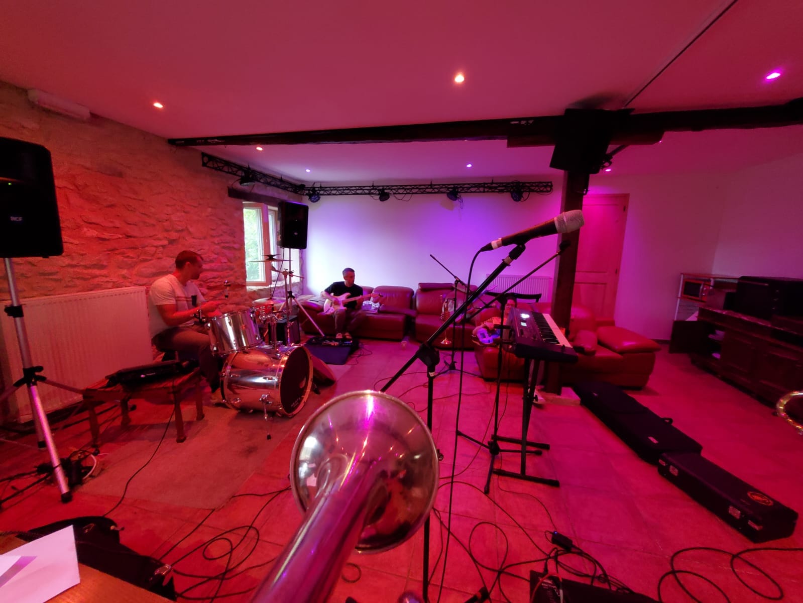 Almost five en résidence